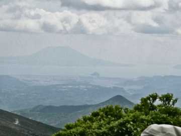 初夏の韓国岳から見た霧島の山、F10号、佐原聖春 初夏の韓国岳から見た霧島の山、F10号、佐原聖春 初夏の