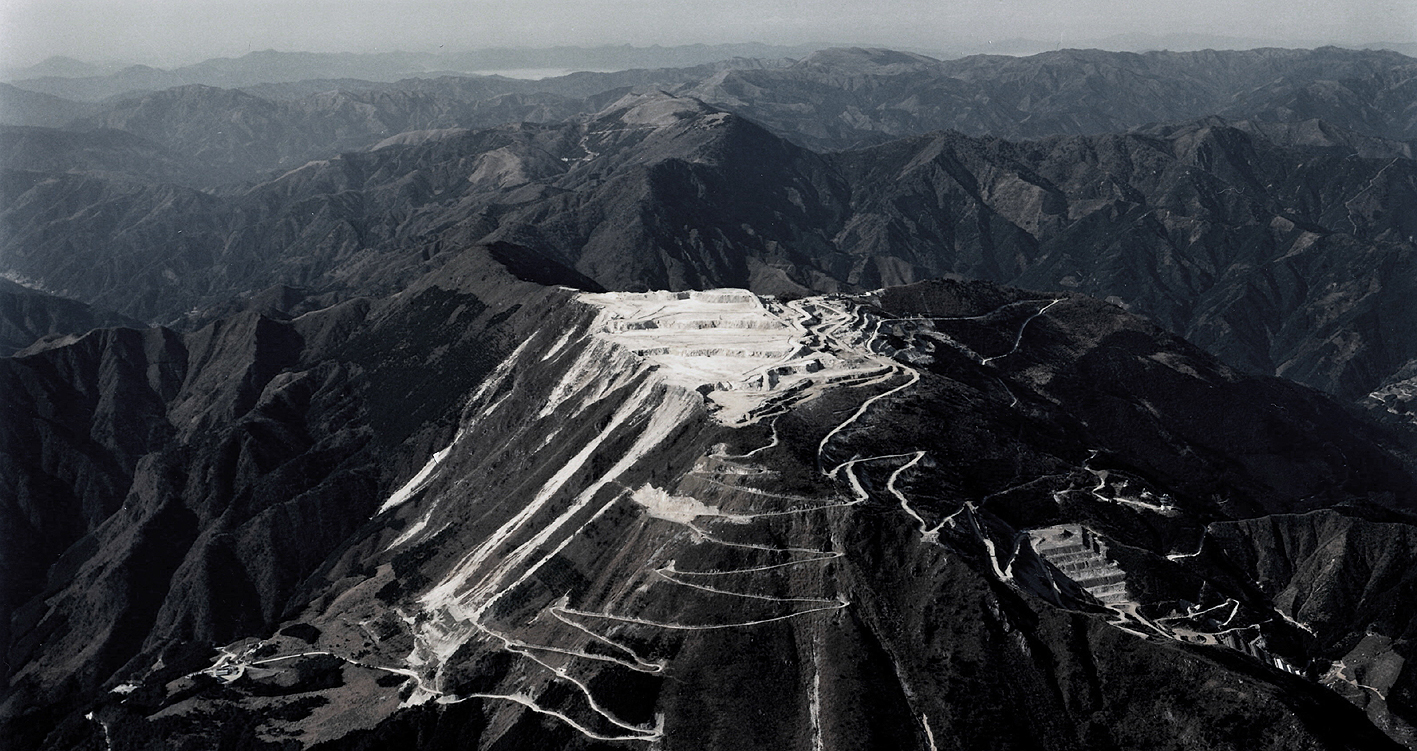 鉱山